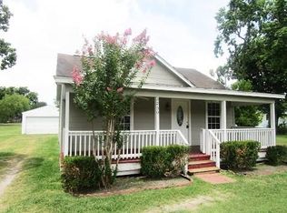 3250 Bernard St, La Porte, TX 77571