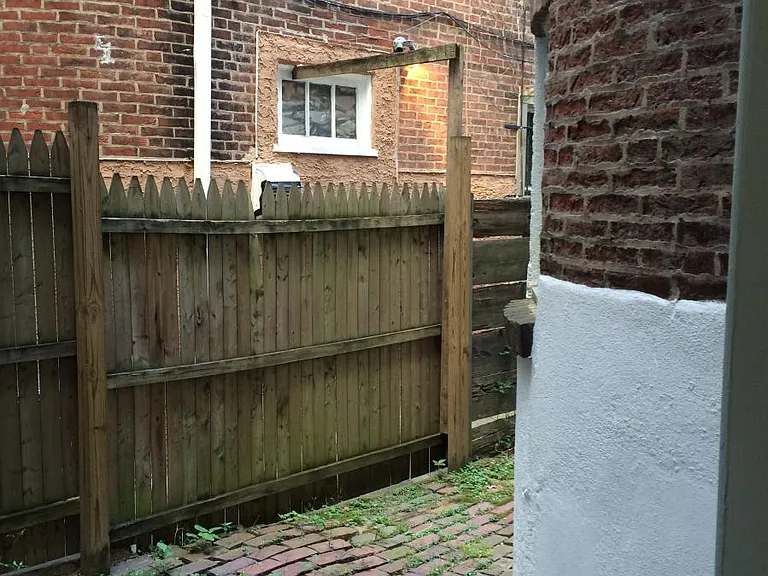 427 S 8th St — Photo 9