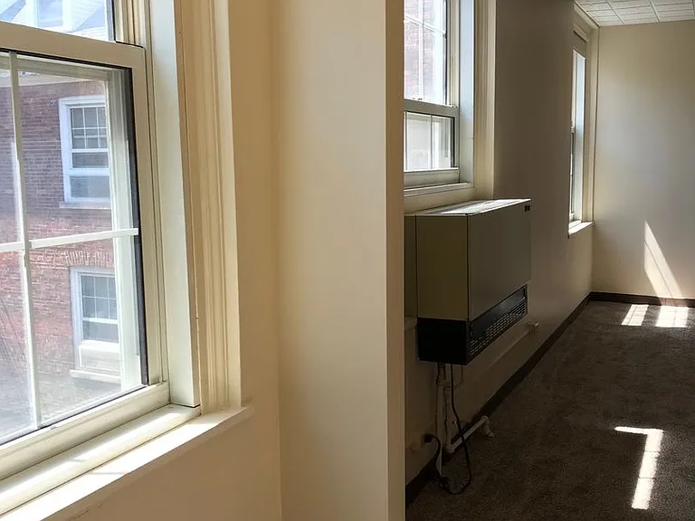Cass Street Apartments — Photo 12