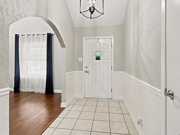 3rd image of 2307 High Ledge
