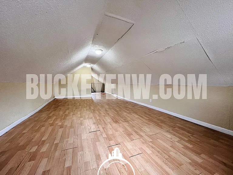 3817 Burton Ave — Photo 13