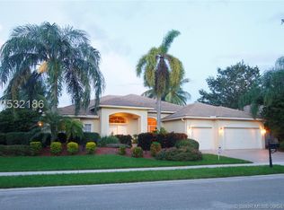 3855 Oak Ridge Cir, Weston, FL 33331
