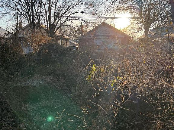 5th image of 3810 Philbrook Ave