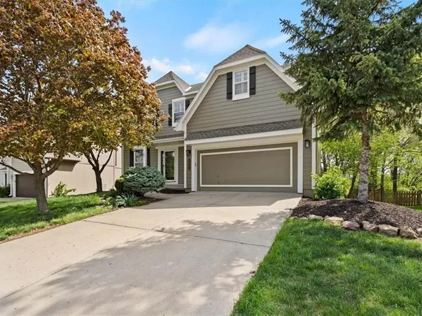 14535 S Summit St, Olathe, KS 66062