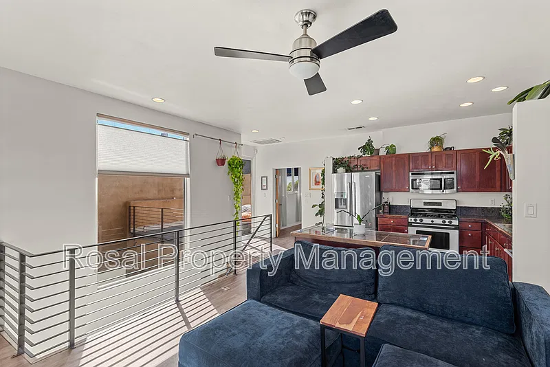 3 bed, 2.0 bath, 1596 sqft, $3,500 — Photo 4