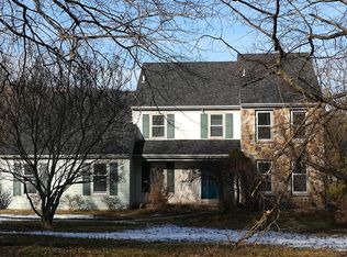 1004 Armstrong Ct, Chesterbrook, PA 19087