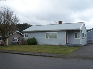 2452 Arthur Dr, Reedsport, OR 97467