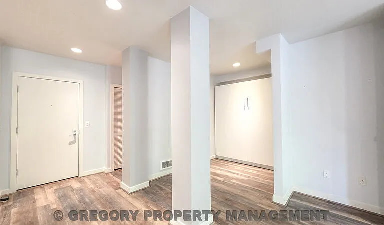 925 110th Ave NE #306 — Photo 11