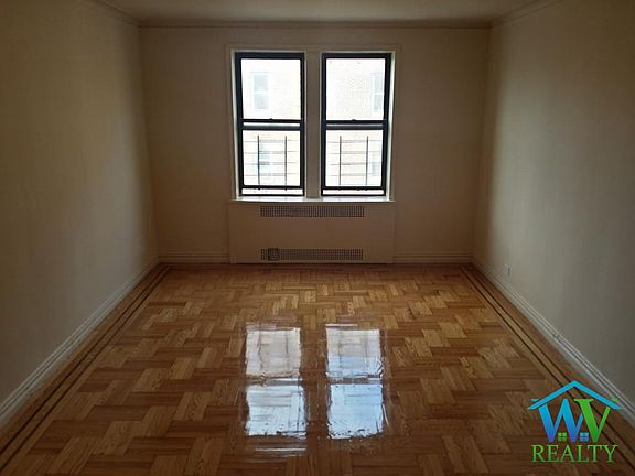 2nd image of 1134 College Ave