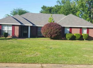 9905 Crooked Creek Cir, Jackson, MS 39272