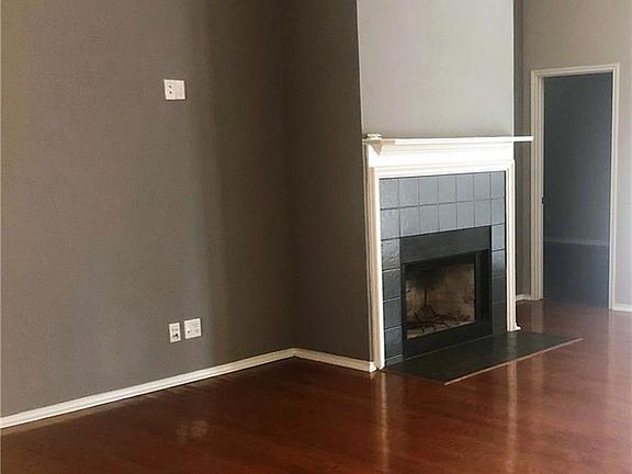 4th image of 219 Canterbury St