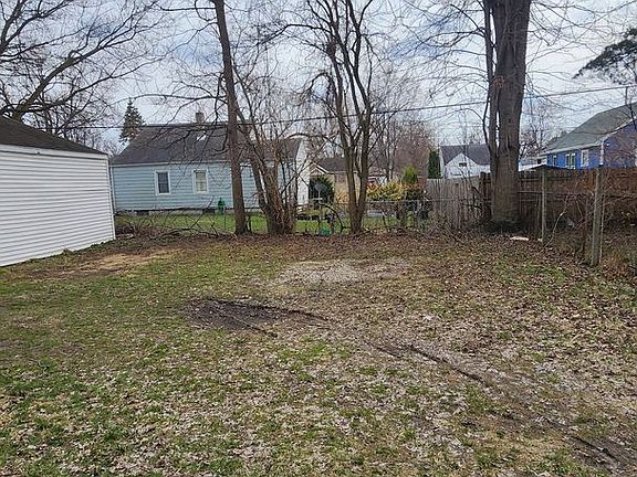 2nd image of 1729 Duncan Rd