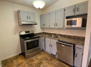 70 Millbrook Ln, Winnipeg, MB R2C4V9