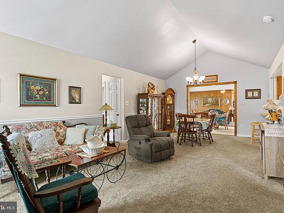 4th image of 6934 Maplewood Dr