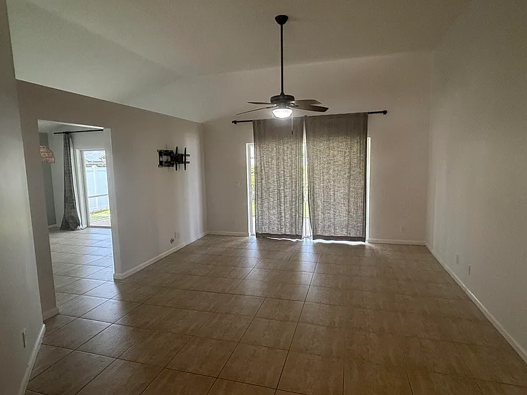 6366 Barbara St — Photo 11