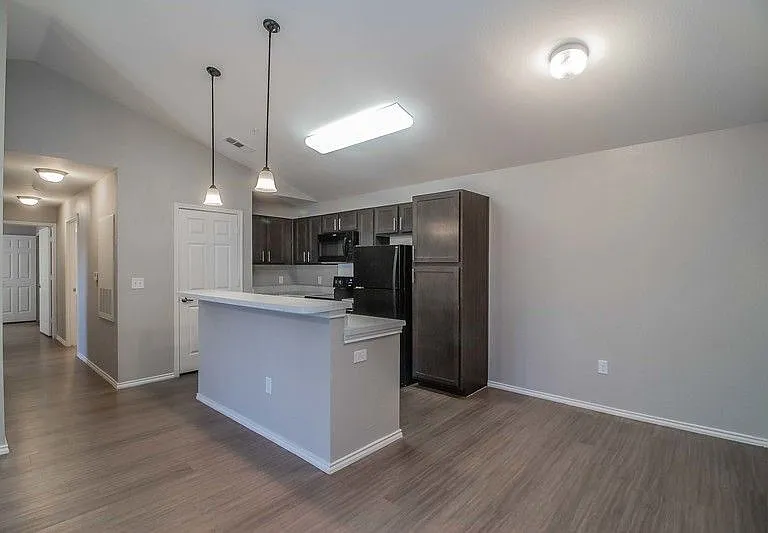 EMLI at Liberty Crossing Apartments — Photo 12