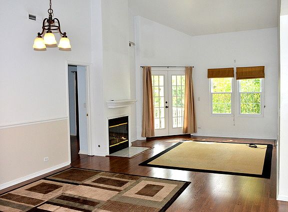 3rd image of 354 Kildare Ct #354
