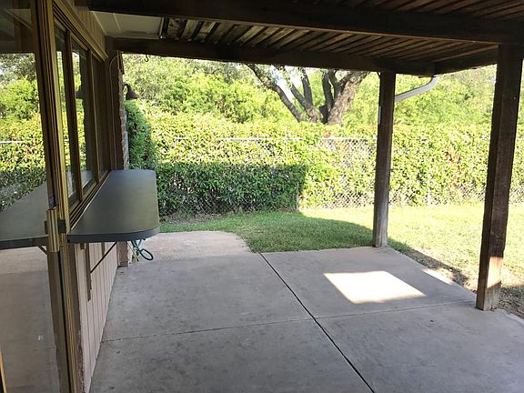 4th image of 11068 Wallbrook Dr