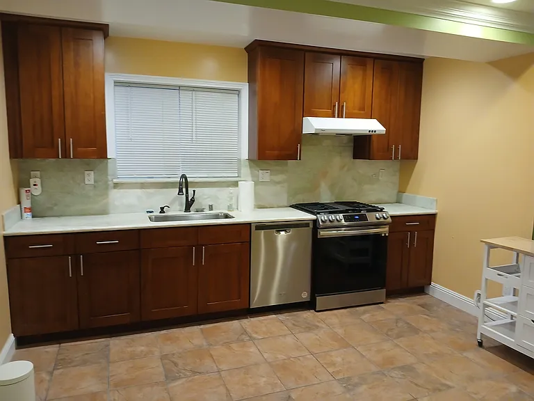 421 Columbus St — Photo 30