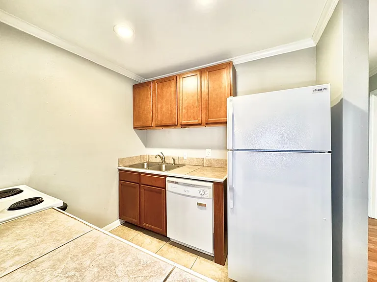 3101 Highland Rd #110 — Photo 3