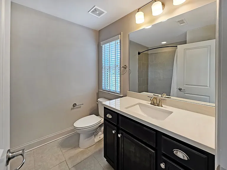2142 Coventry Dr — Photo 28