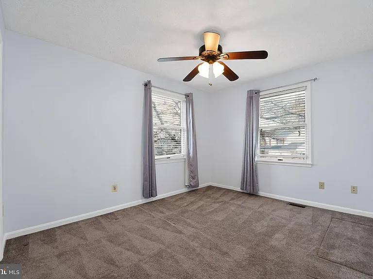 7916 Evesboro Dr — Photo 19