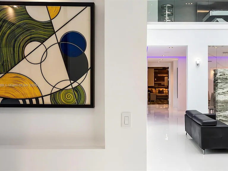 300 Royal Plaza Dr — Photo 12