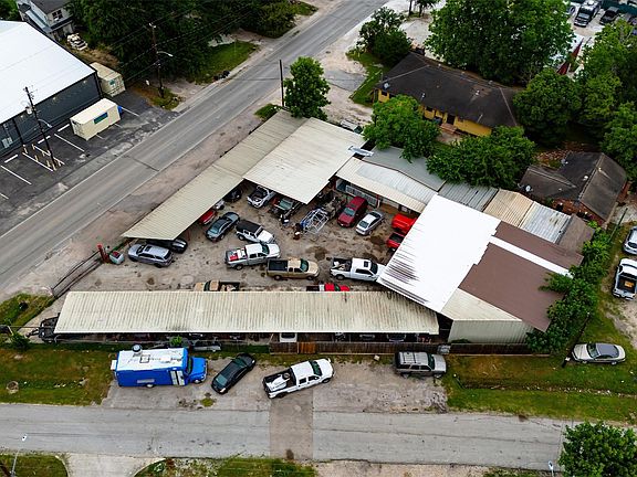 4th image of 32 Berry Rd
