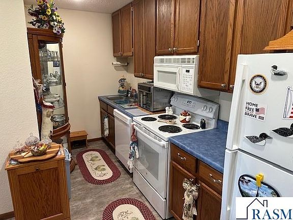 2nd image of 1000 9th St S #111