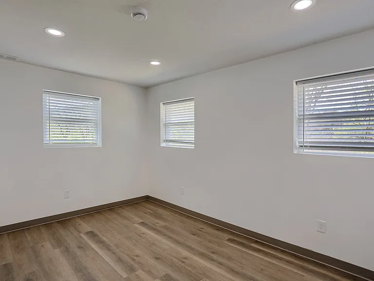 153 Kathleen Dr #1 — Photo 16