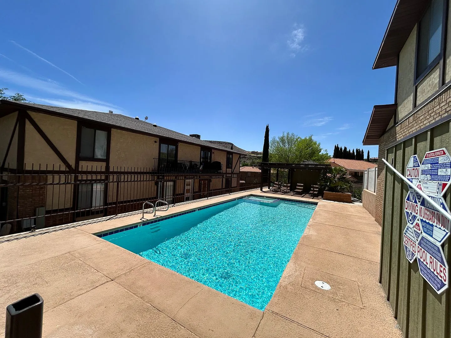 Available September 25th! 3 bed, 2.5 bath, 2 car garage for rent — Photo 3