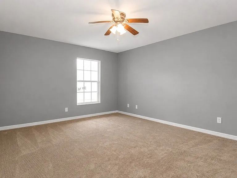 402 Bridgewater Ct — Photo 6