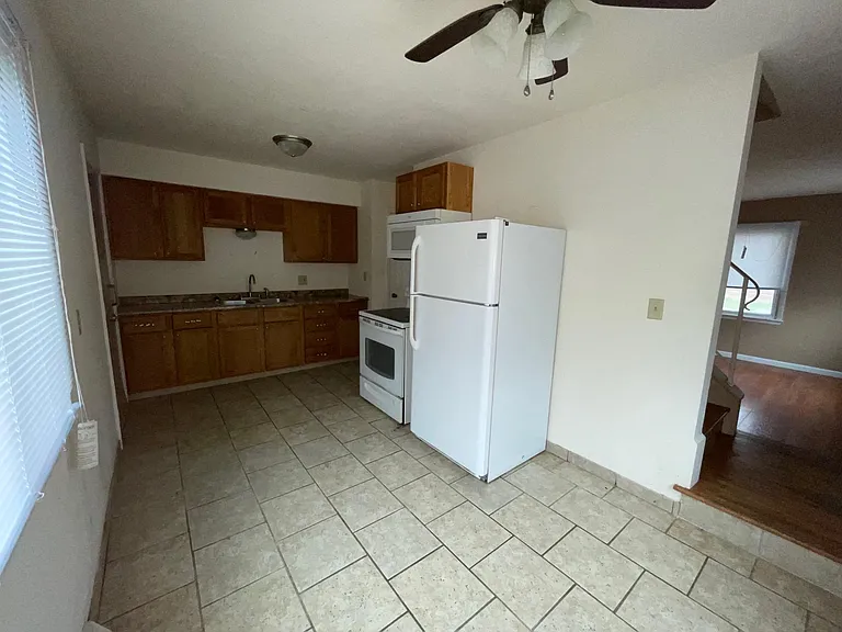 2259 W Columbia Ave — Photo 6