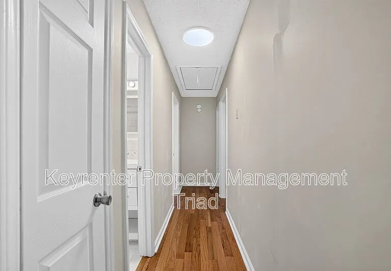 5108 Lakeshore Ct — Photo 17