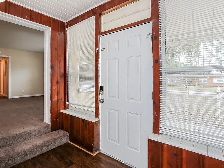 7812 Denham Rd E — Photo 3