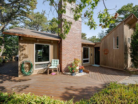2nd image of 9 Kinnikinnick Road