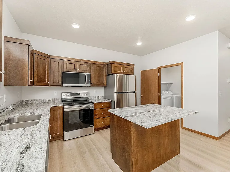 Sundance Ridge / High Noon Place — Photo 17