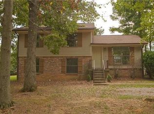 588 Wooten Rd, Clarksville, TN 37042