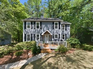 450 Tyson Cir, Roswell, GA 30076