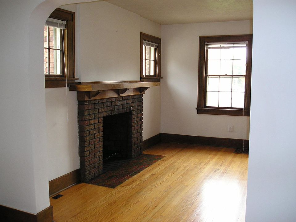 1st image of 140 N 38th St