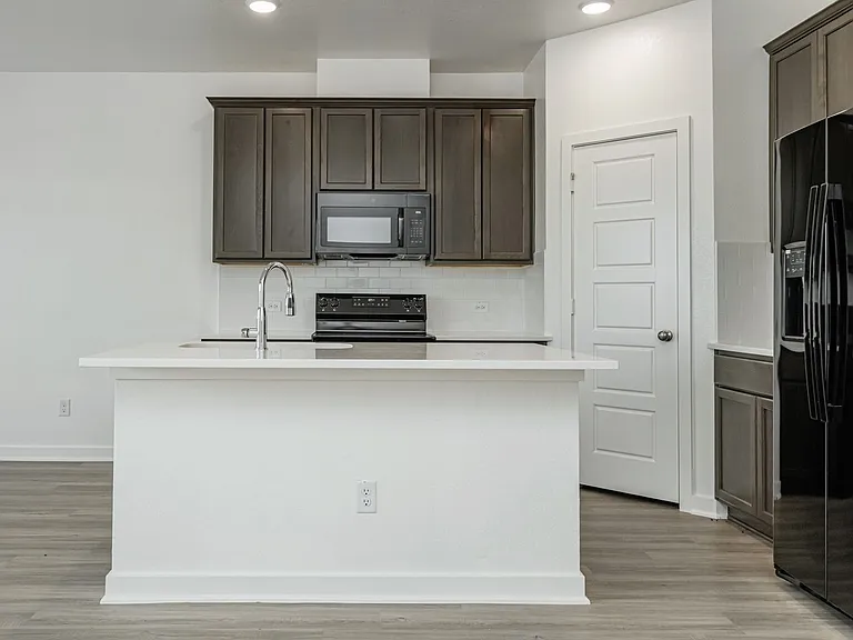 8434 Adelaide Dr — Photo 14