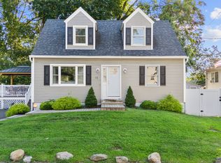 15 Robert St, Bridgeport, CT 06606