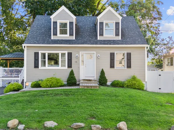 15 Robert St, Bridgeport, CT 06606