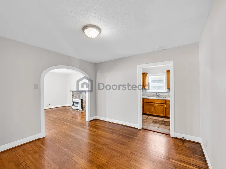 2121 Alabama St — Photo 10