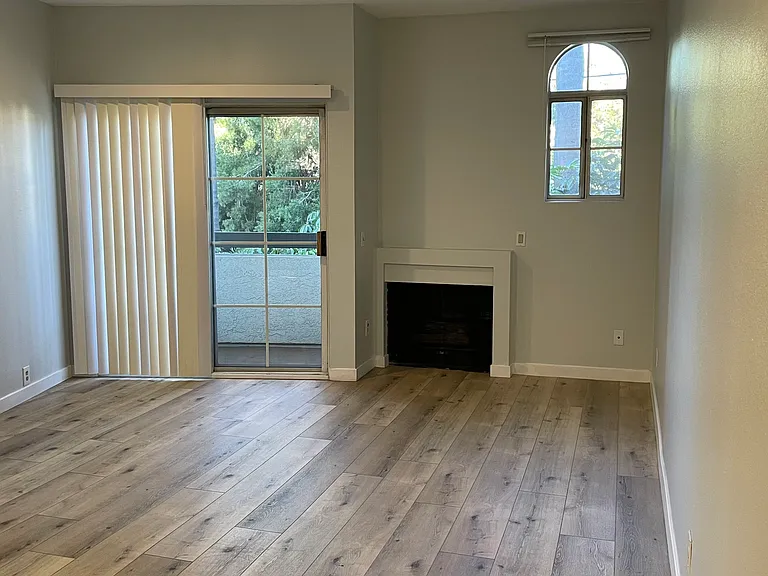 4770 York Blvd. — Photo 14
