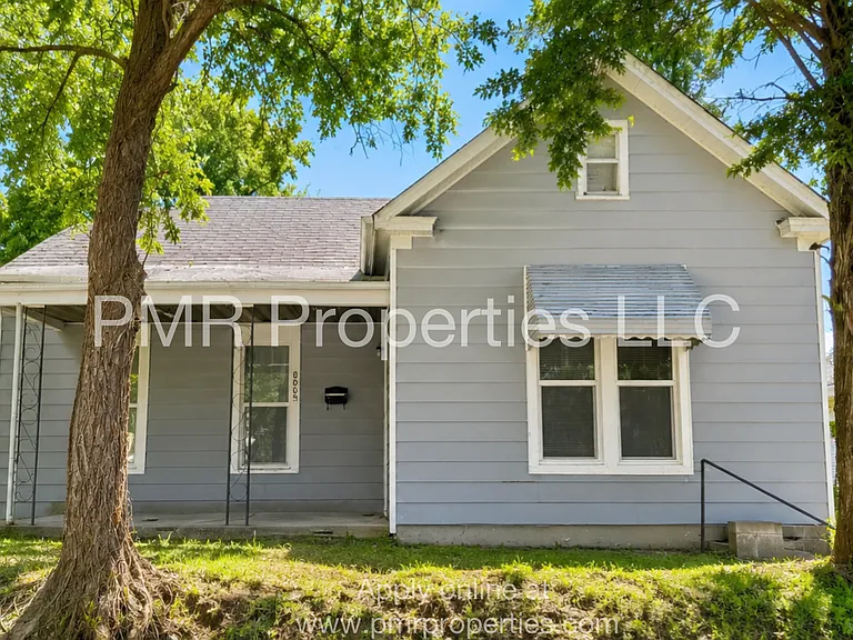 3005 N 8th St — Photo 1