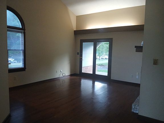 2nd image of 1002 Nevin Dr NW