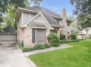 131 Arrowwood St, Lake Jackson, TX 77566
