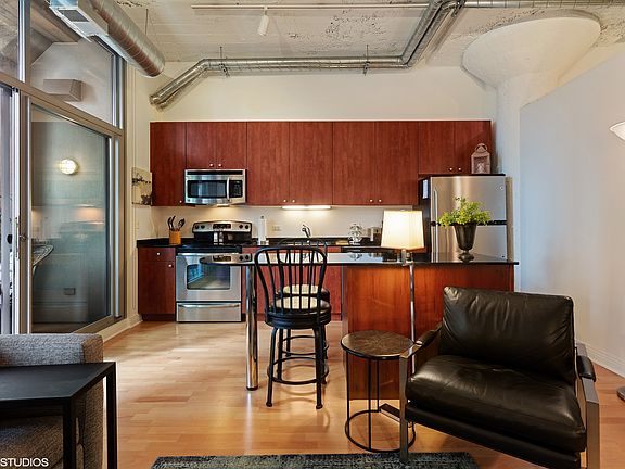 5th image of 565 W Quincy St Unit 606