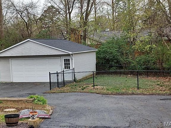 3rd image of 7910 S Rock Hill Rd